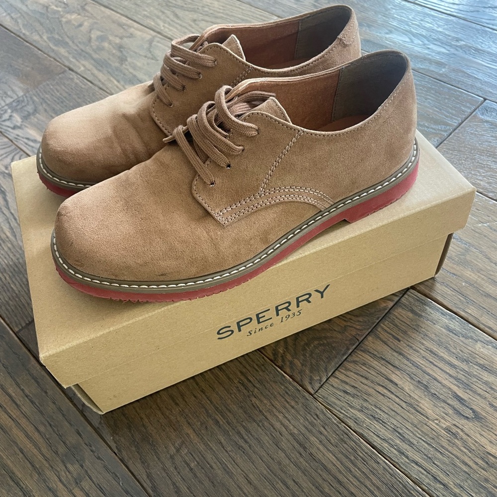 Sperry Caspian III Dirty Buck Tan Suede Shoes size 4 Boys